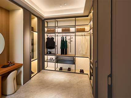 U-shaped Shaker Style Wardrobe