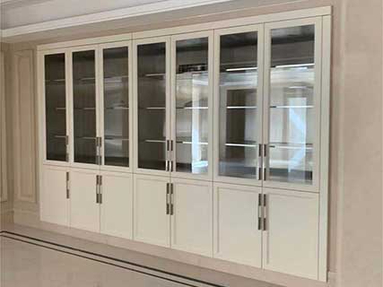 White Traditional Wine Cabinets