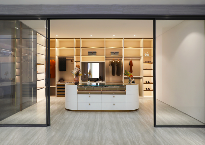 Wthite Modern Waik-In Stainless Steel Wardrobes