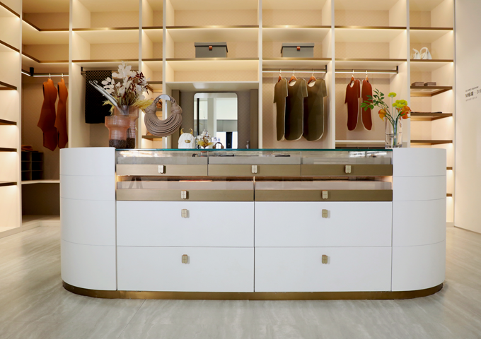 Wthite Modern Waik-In Stainless Steel Wardrobes Gallery