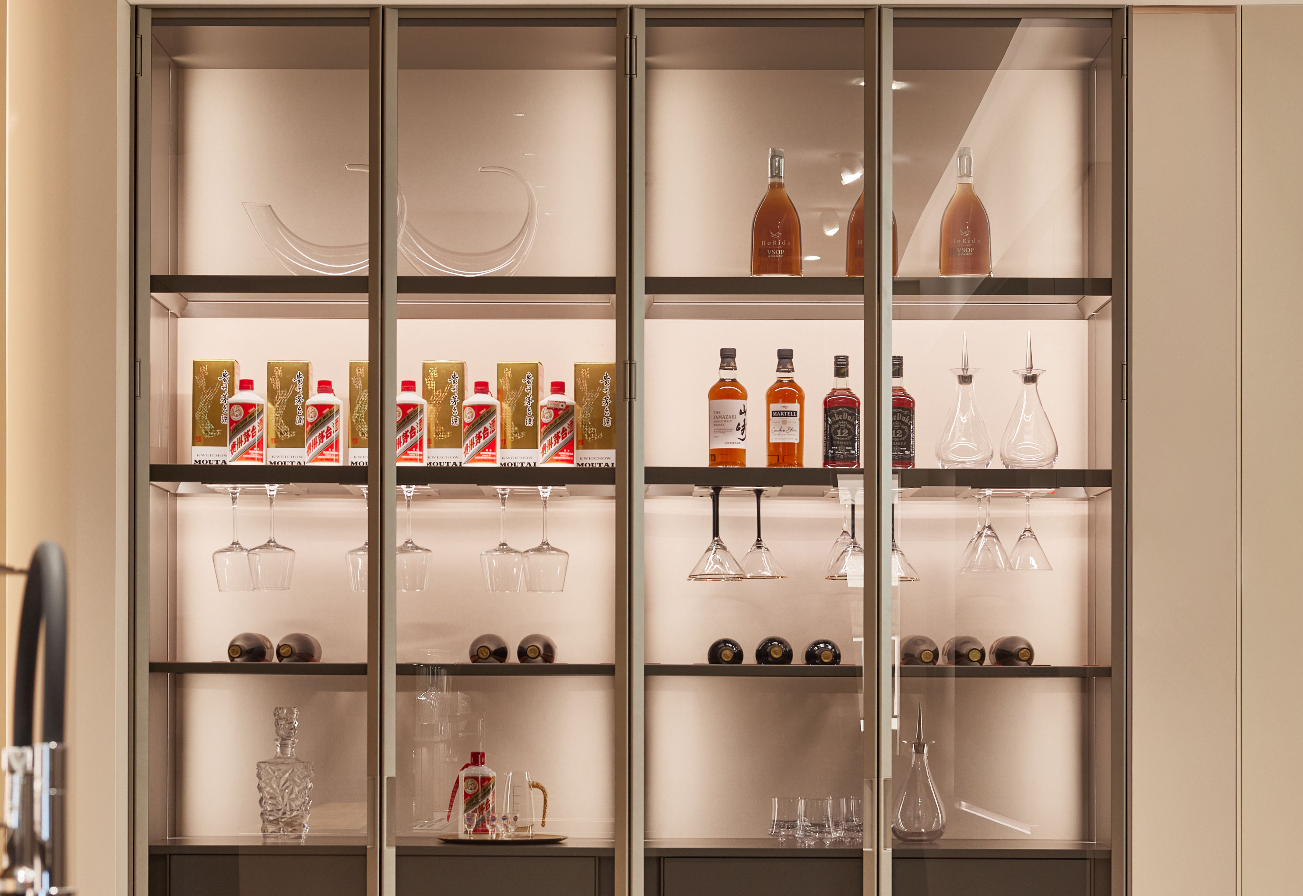 Modern Wine Cabinets