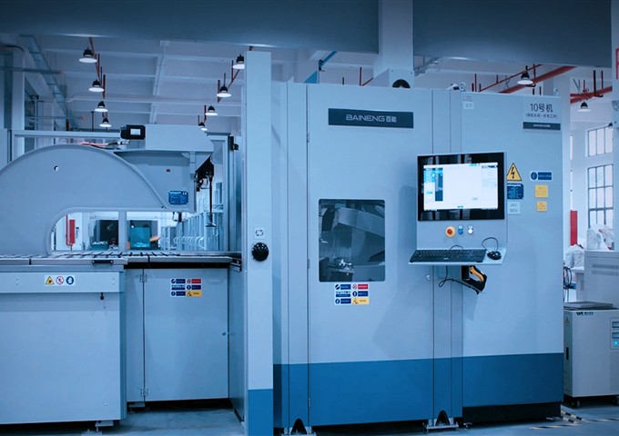 Robotic bending centre